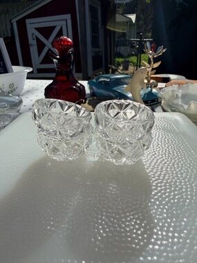 Set of 4 Crystal Diamond-Pattern Ramekins for salt- Clear